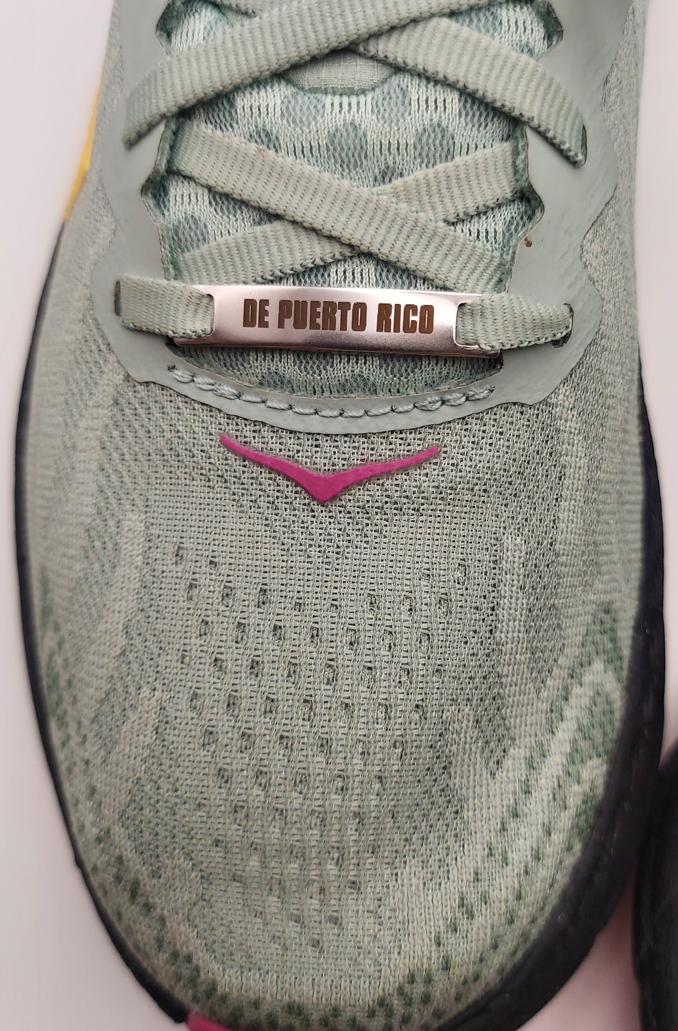 Charms Deportivos con Mensaje "De Puerto Rico Pal Mundo"
